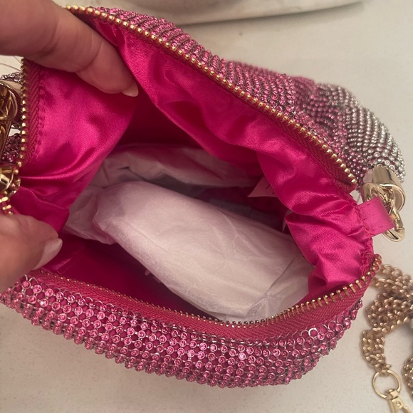 OMBRÉ BARBIE PINK SHIMMER BAG! Zip closure! New tags! Beautiful - Picture 4 of 8